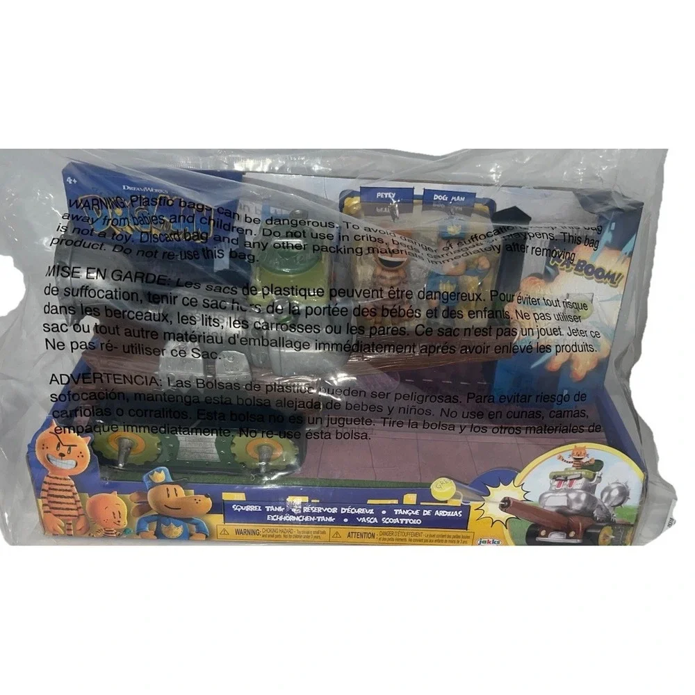 (b32/13)AKKS Dog Man Squirrel Tank Shooter Vehicle Playset with Petey &Dog Man